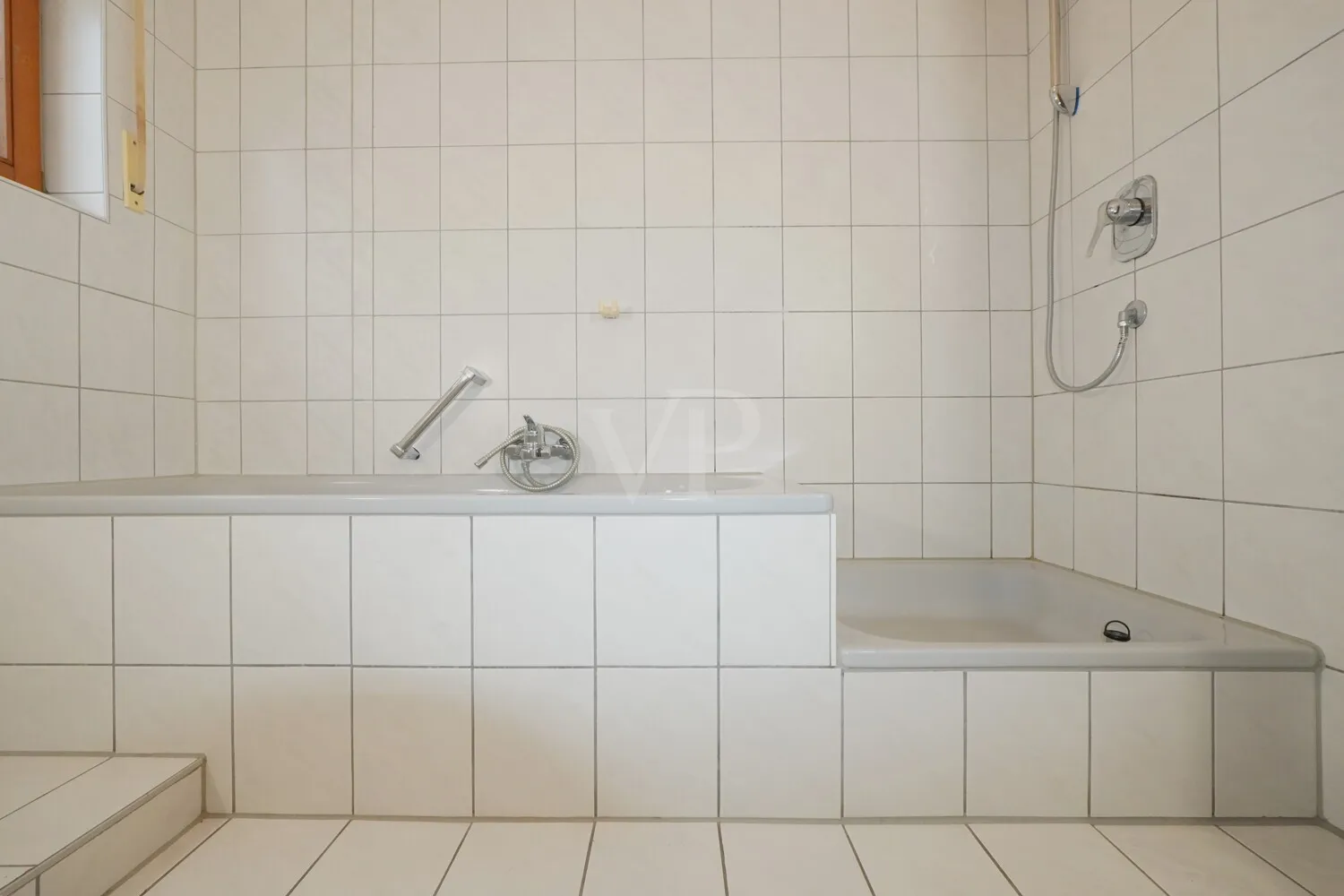 Badewanne-Dusche