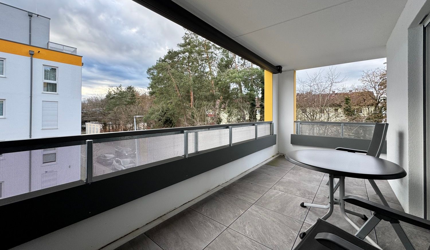 Großer Balkon