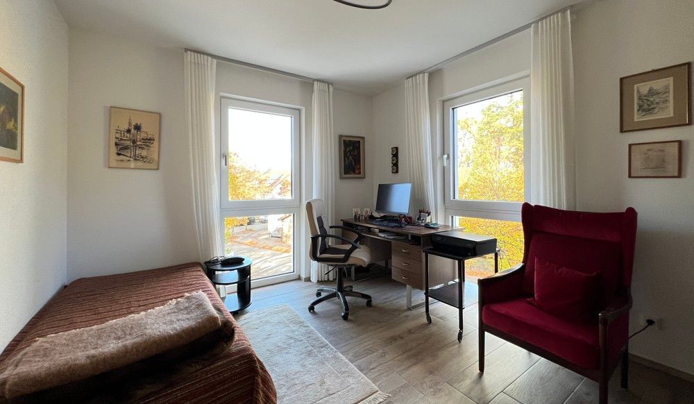 Arbeits-/Gästezimmer