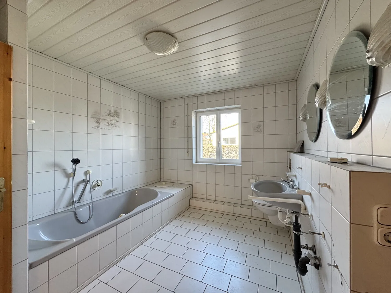 Badezimmer EG