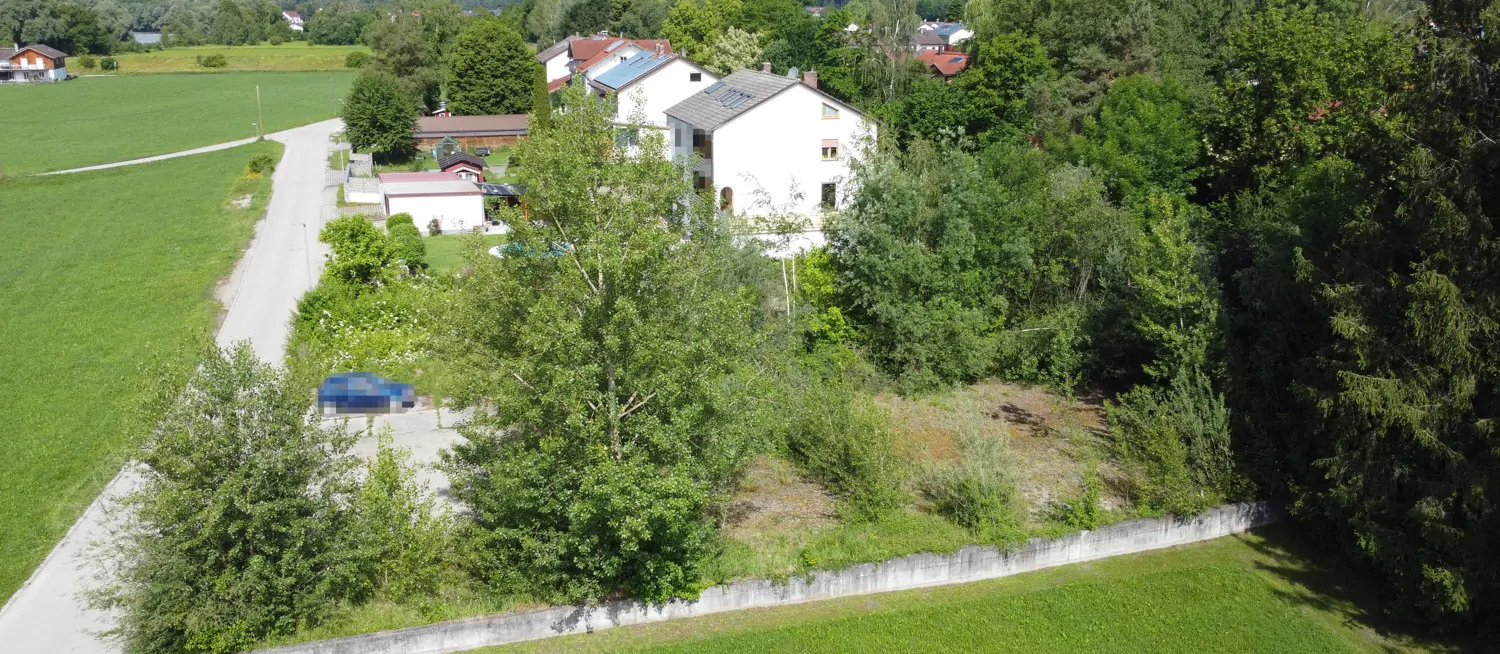 Ostseite mit Blick nach Westen