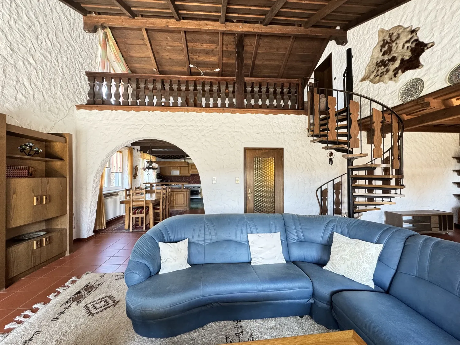 Wohnzimmer mit Blick auf die Galerie