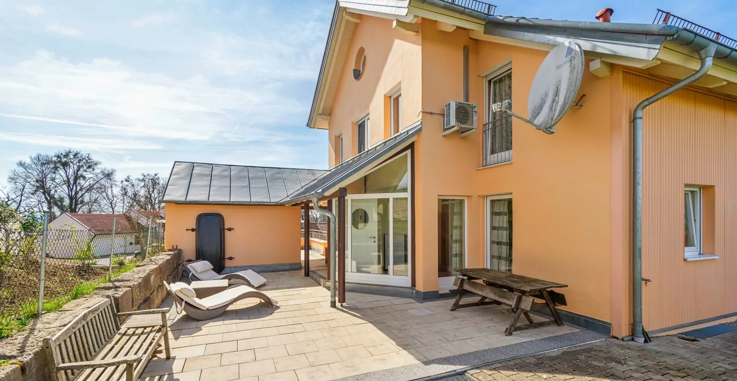 Terrasse & Hauseingang Ostseite