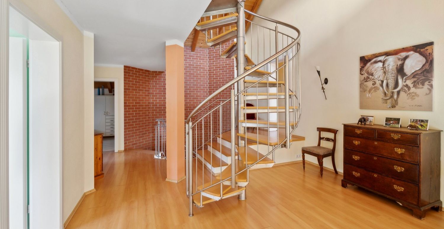 Wendeltreppe ins DG