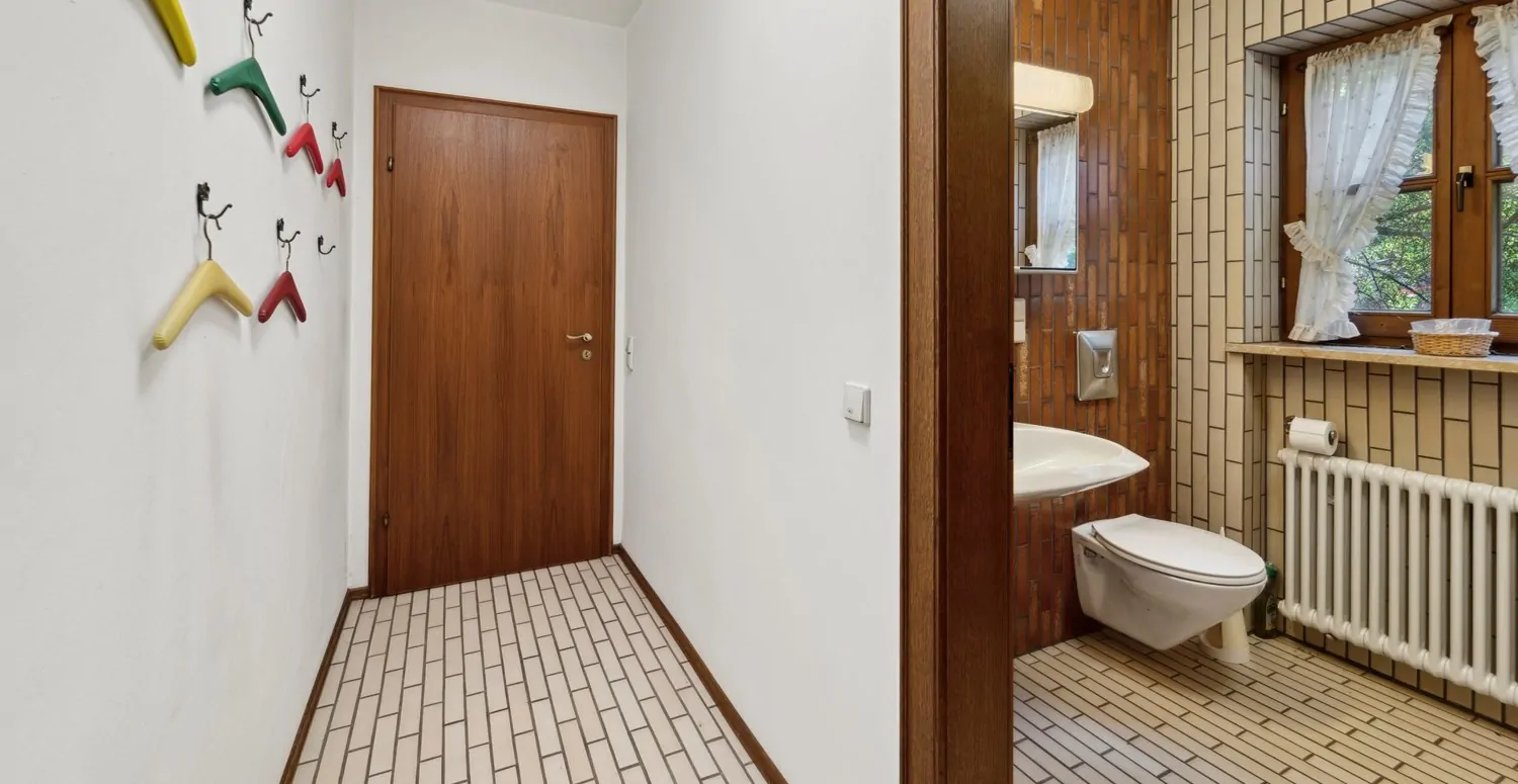 Flur & Duschbad ELW EG