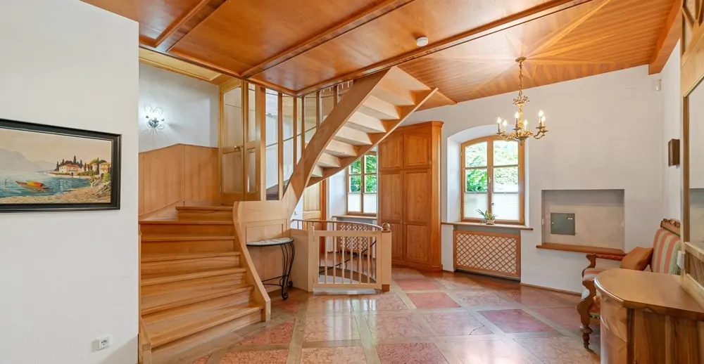 Kunstvolle Schreinerarbeiten