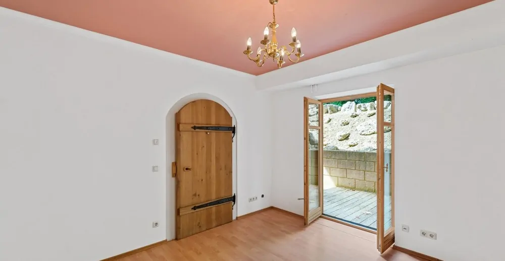 Kellerraum mit Lichtgraben