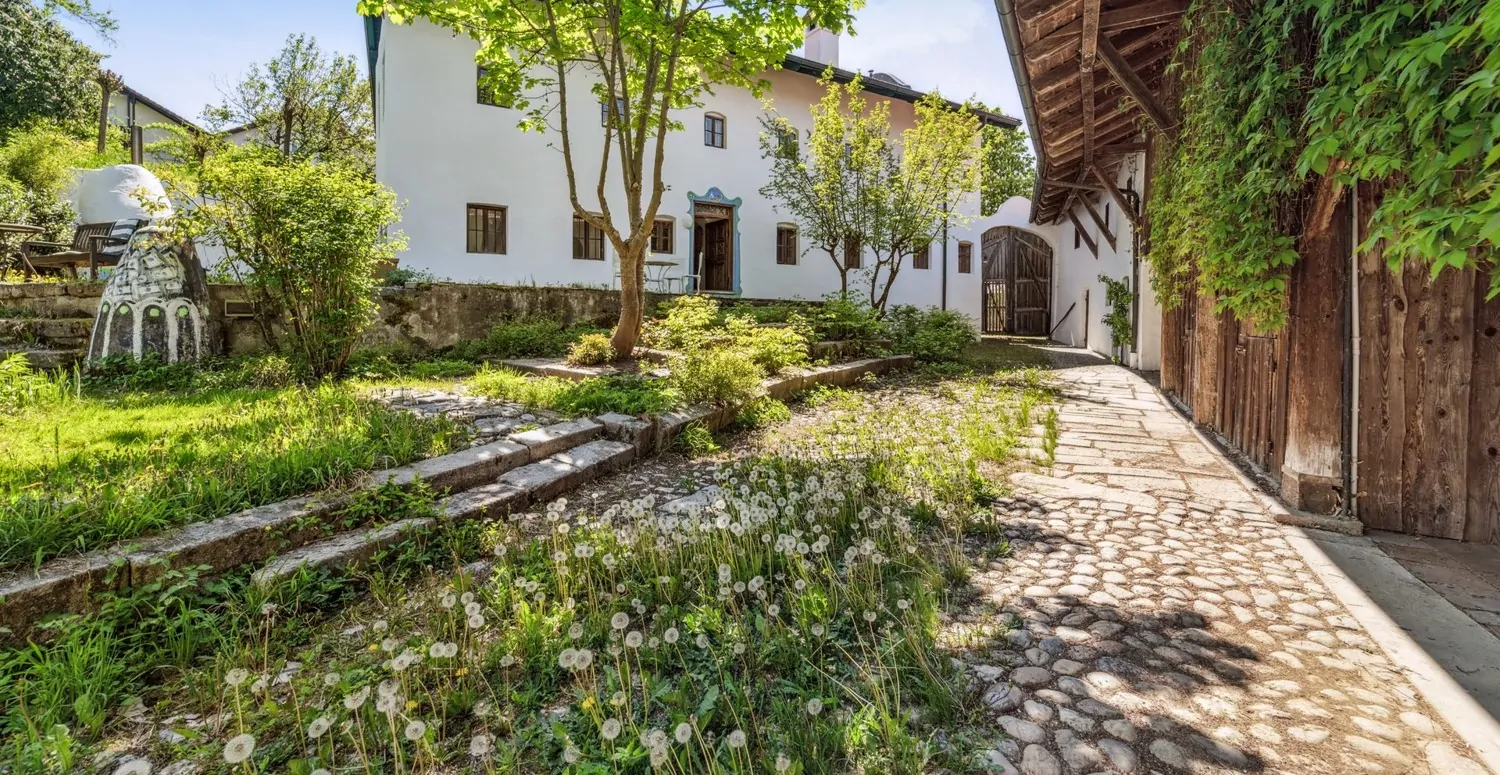 Nordostseite mit Langhaus