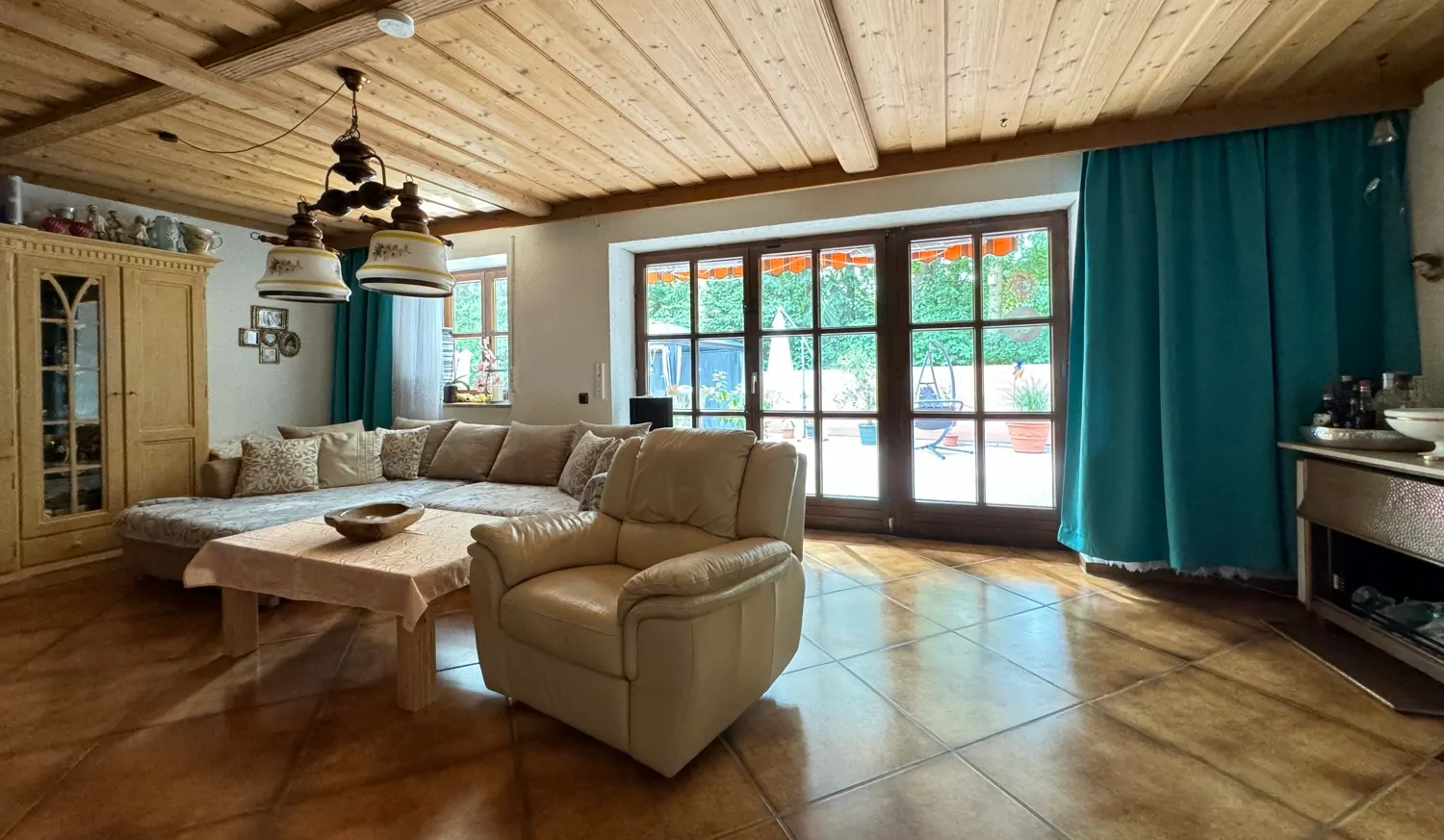 Wohnzimmer mit Terrassenzugang