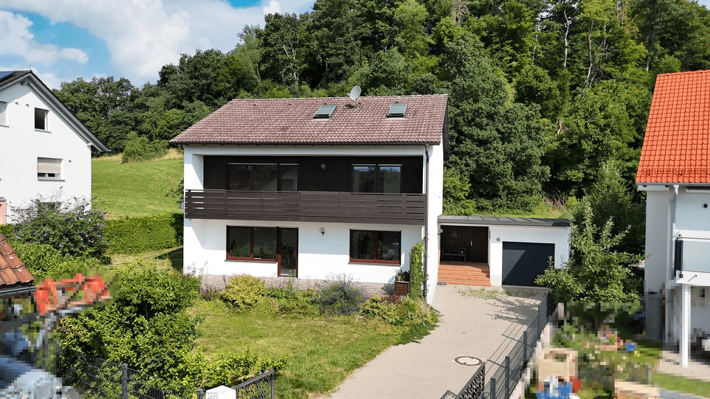 Balkon und Terrasse zur Südseite