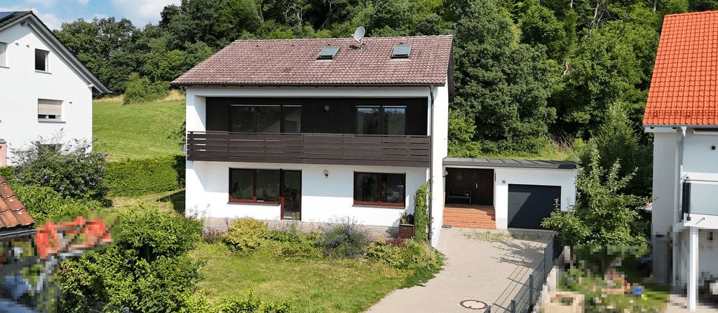 Balkon und Terrasse zur Südseite