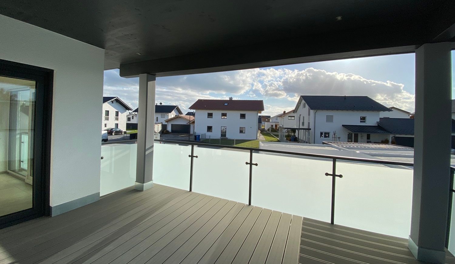Vollständig überdachter Balkon