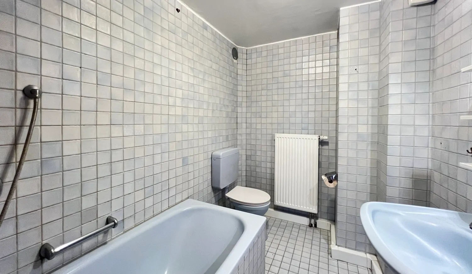 Badezimmer mit Wanne