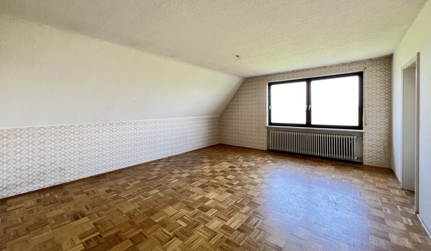 Wohnraum 1 DG