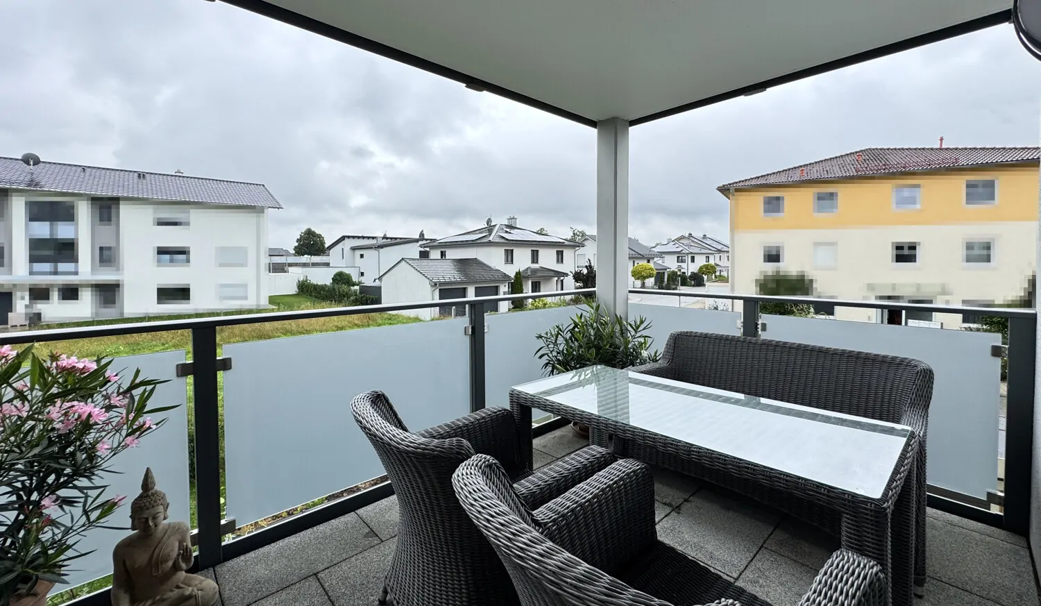 Großer Balkon auf der Südseite