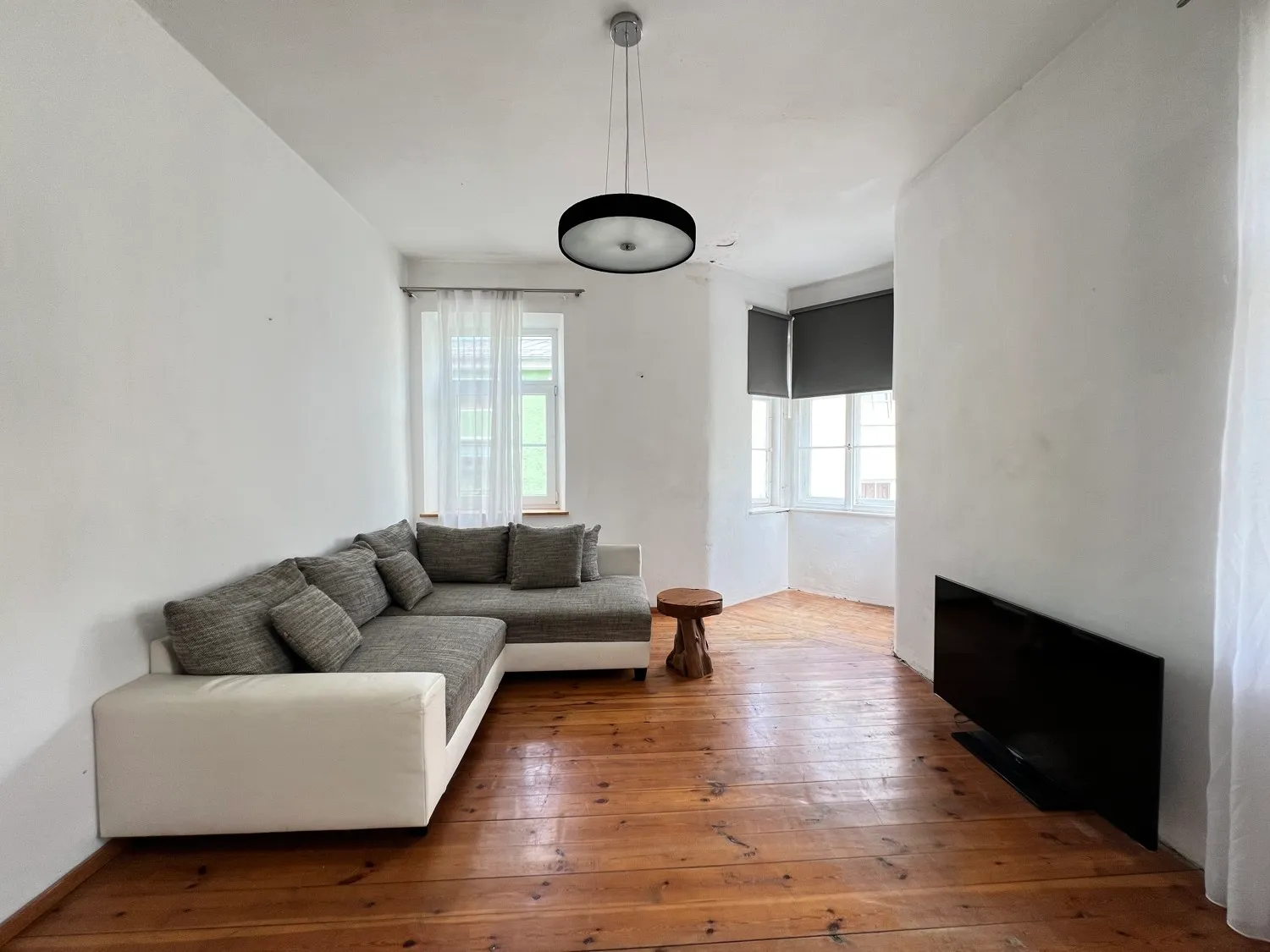 Wohnzimmer mit Erker OG