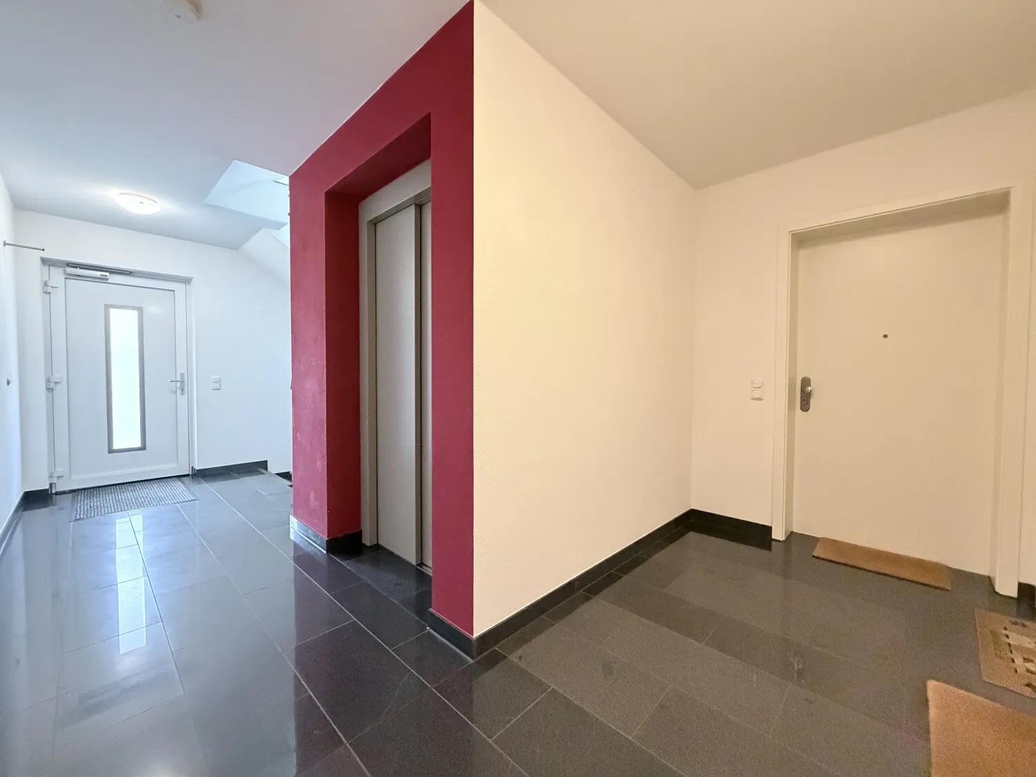 Hausflur & Aufzug