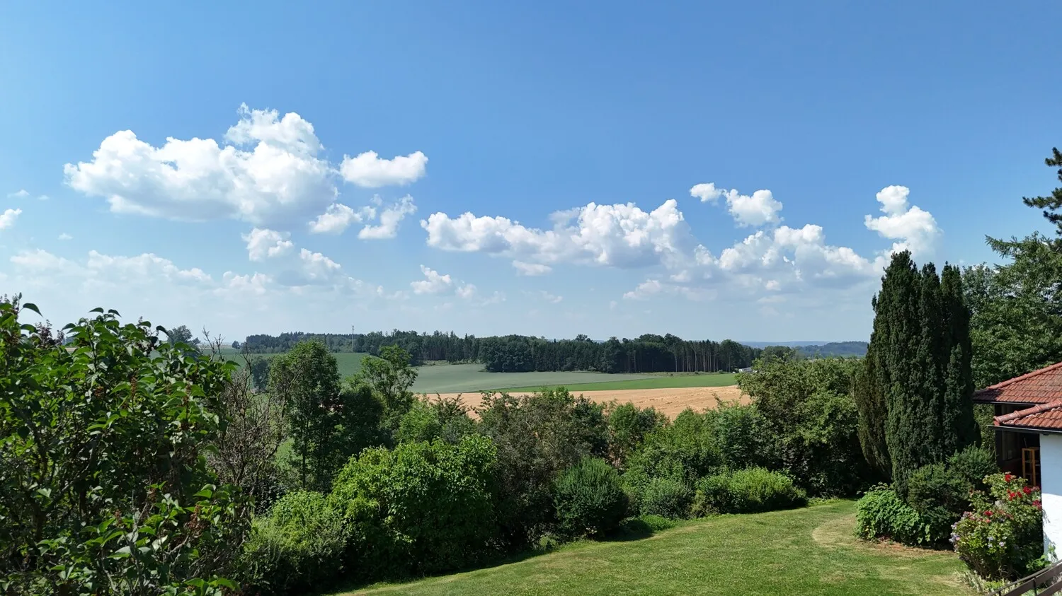 Bungalow zur Miete mit traumhaftem Garten und herrlicher Fernsicht - Photo 4