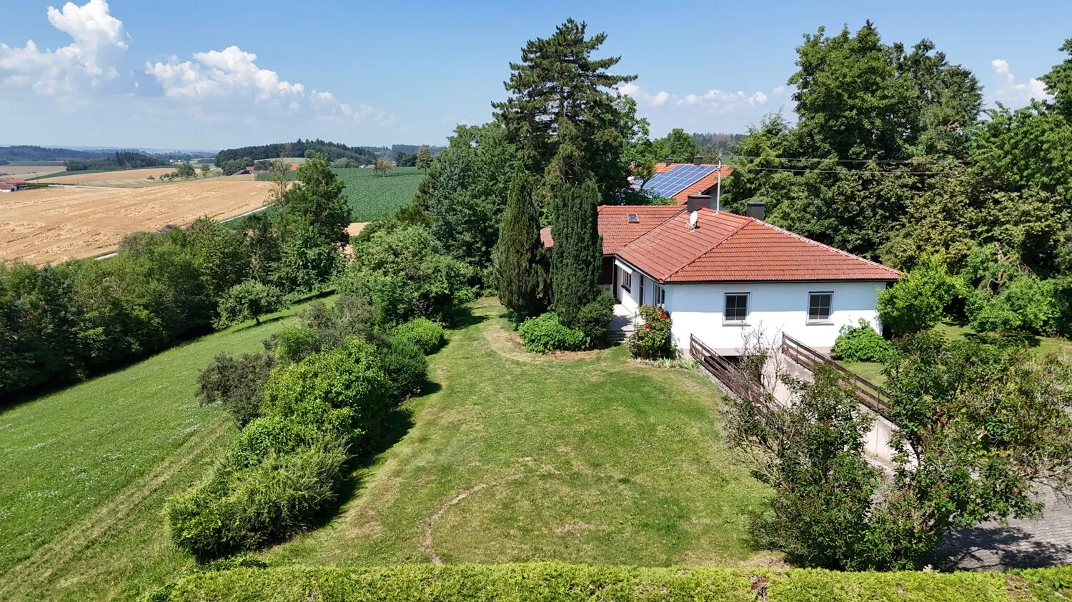Bungalow zur Miete mit traumhaftem Garten und herrlicher Fernsicht - Photo 2