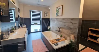 von_poll_real_estate_property_23351055_image_8