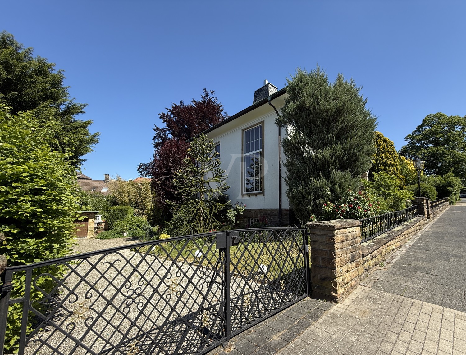 Haus - Einfahrt