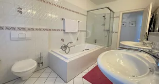 von_poll_real_estate_property_25351029_image_20