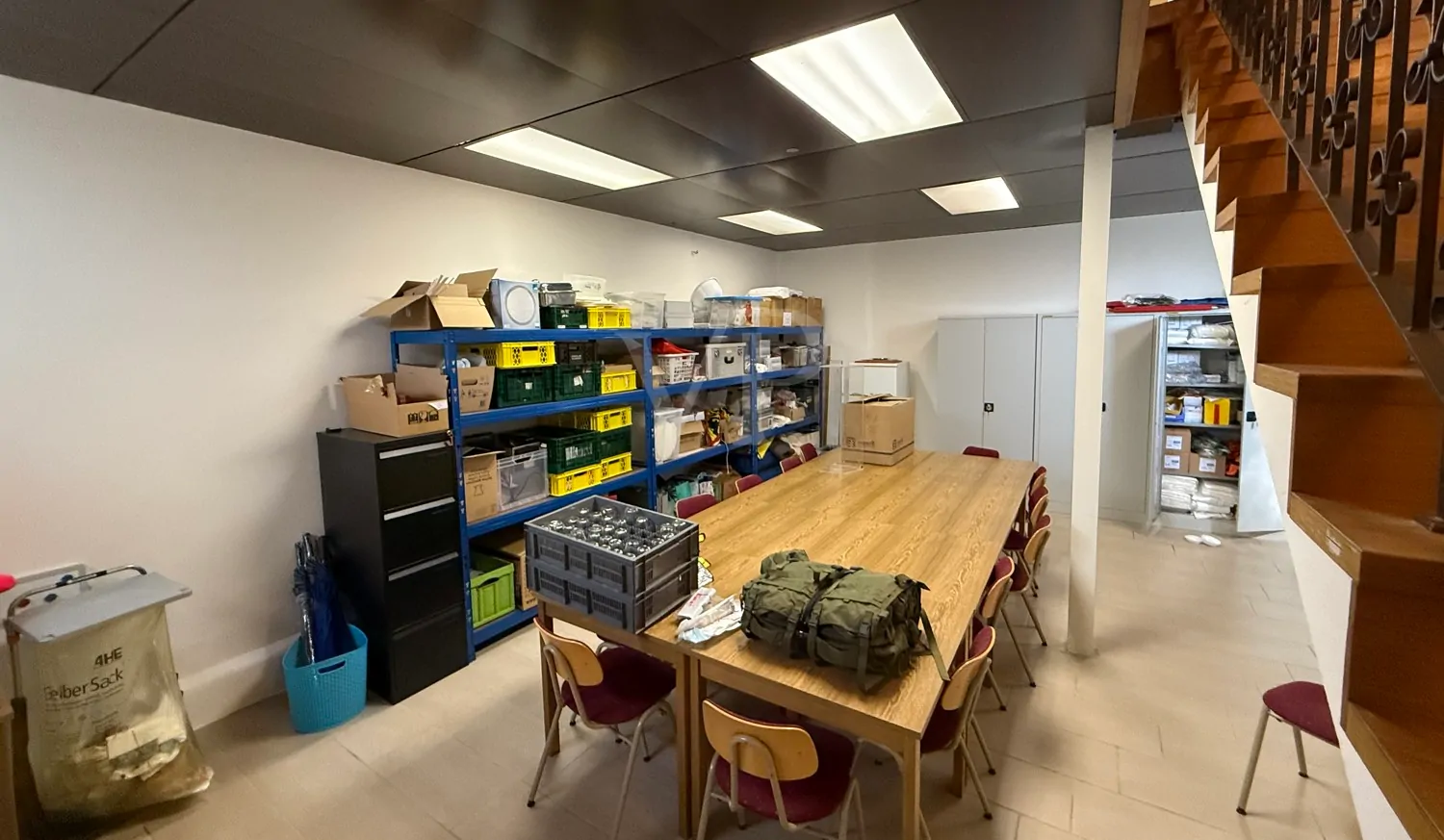 Keller Lager Laden rechts