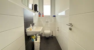 von_poll_real_estate_property_25351032_image_17