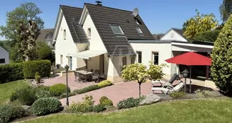 von_poll_real_estate_property_25351024_image_0