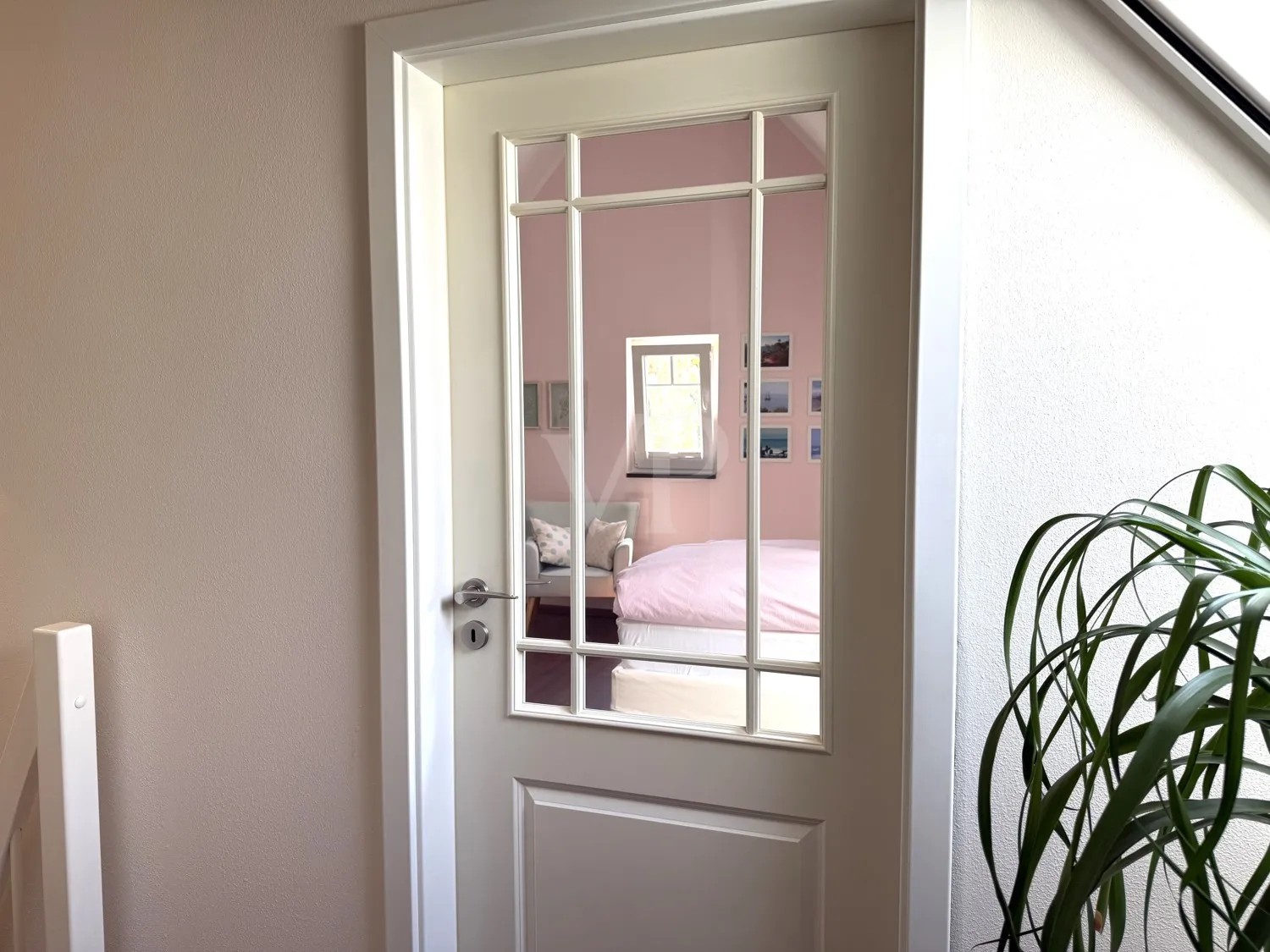 DG Flur/ Blick ins Schlafzimmer