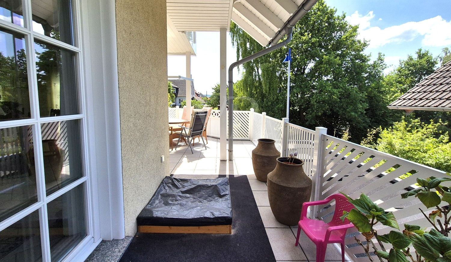 Seitlicher Terrassenbereich