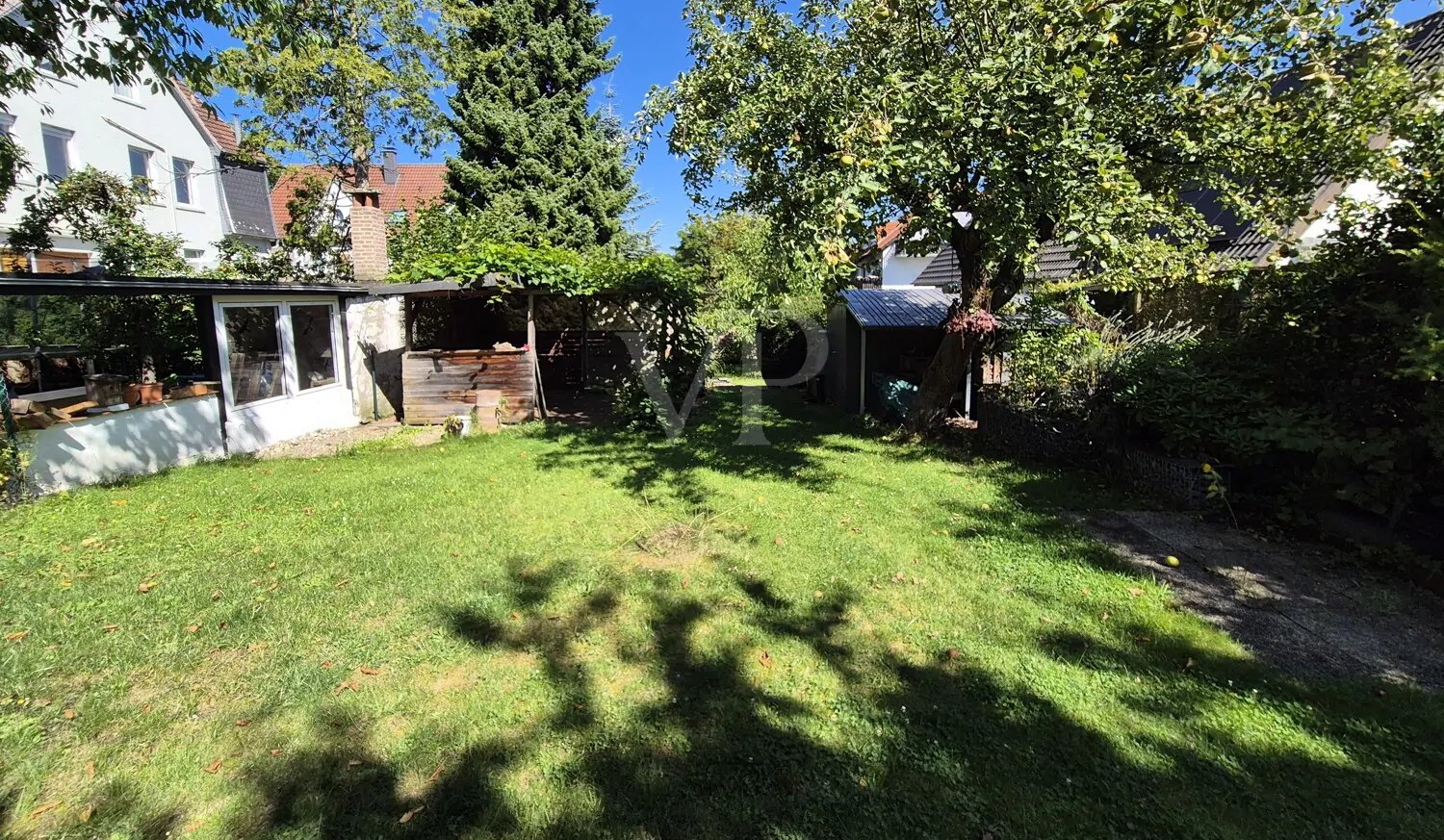 Hinteres Grundstück