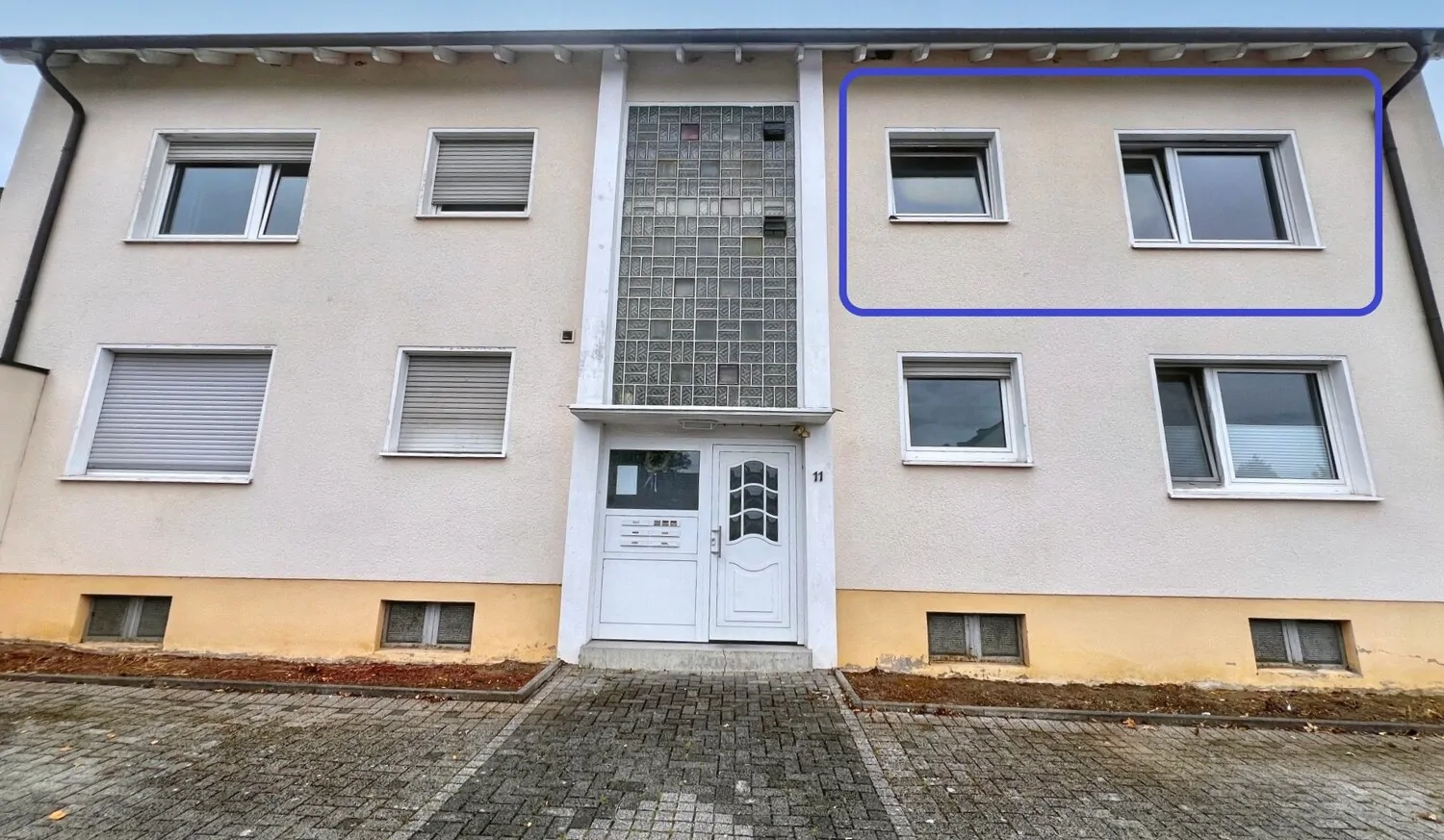 Vorderansicht 1. OG rechts