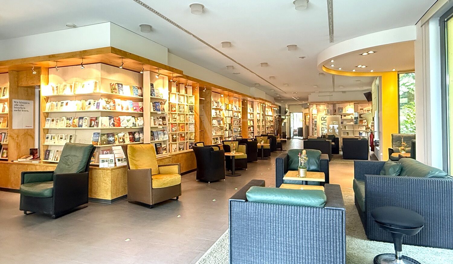 H- Foyer