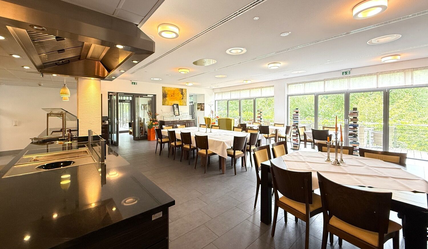 H- Restaurant KG1