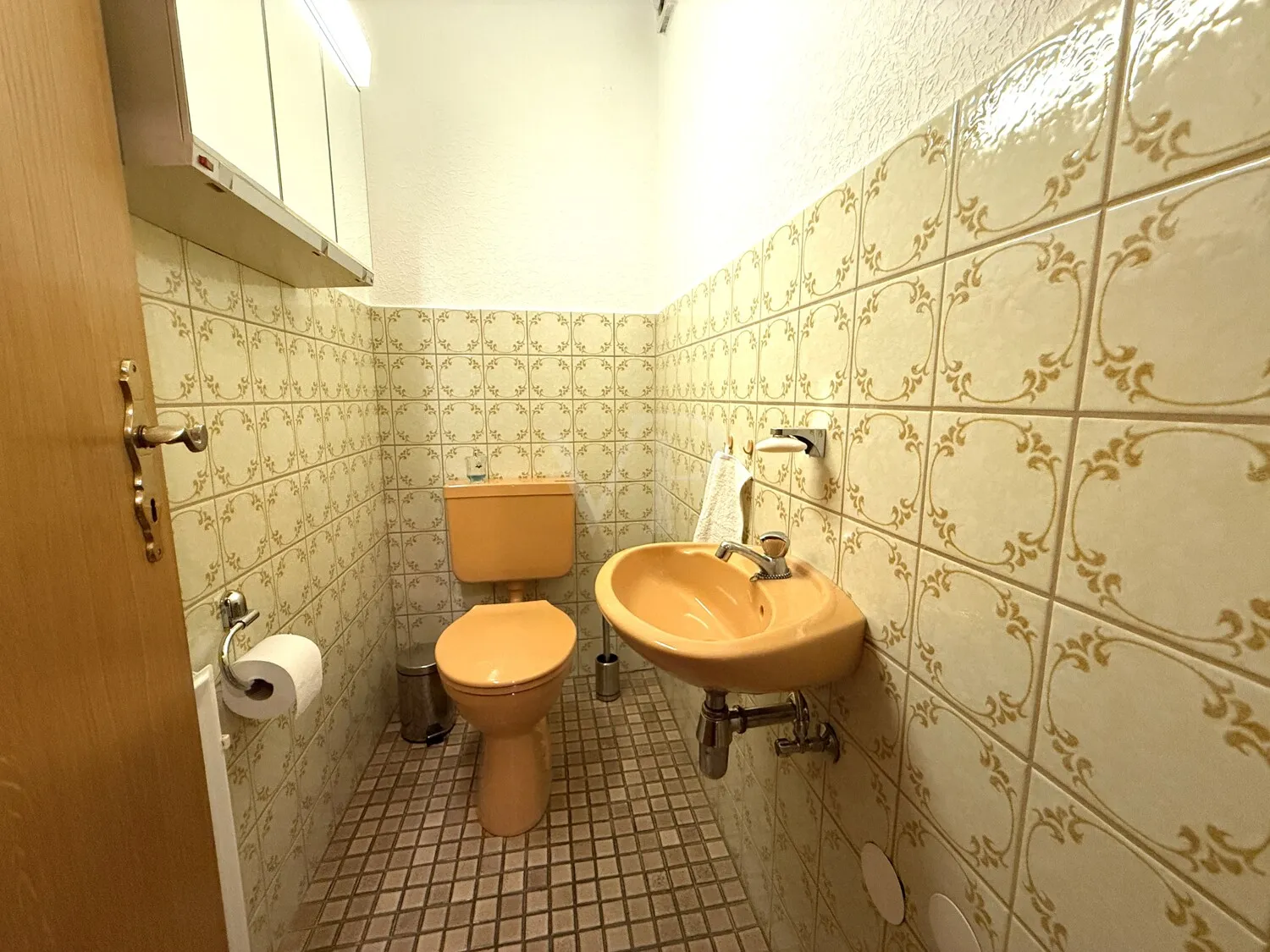 UG G- WC
