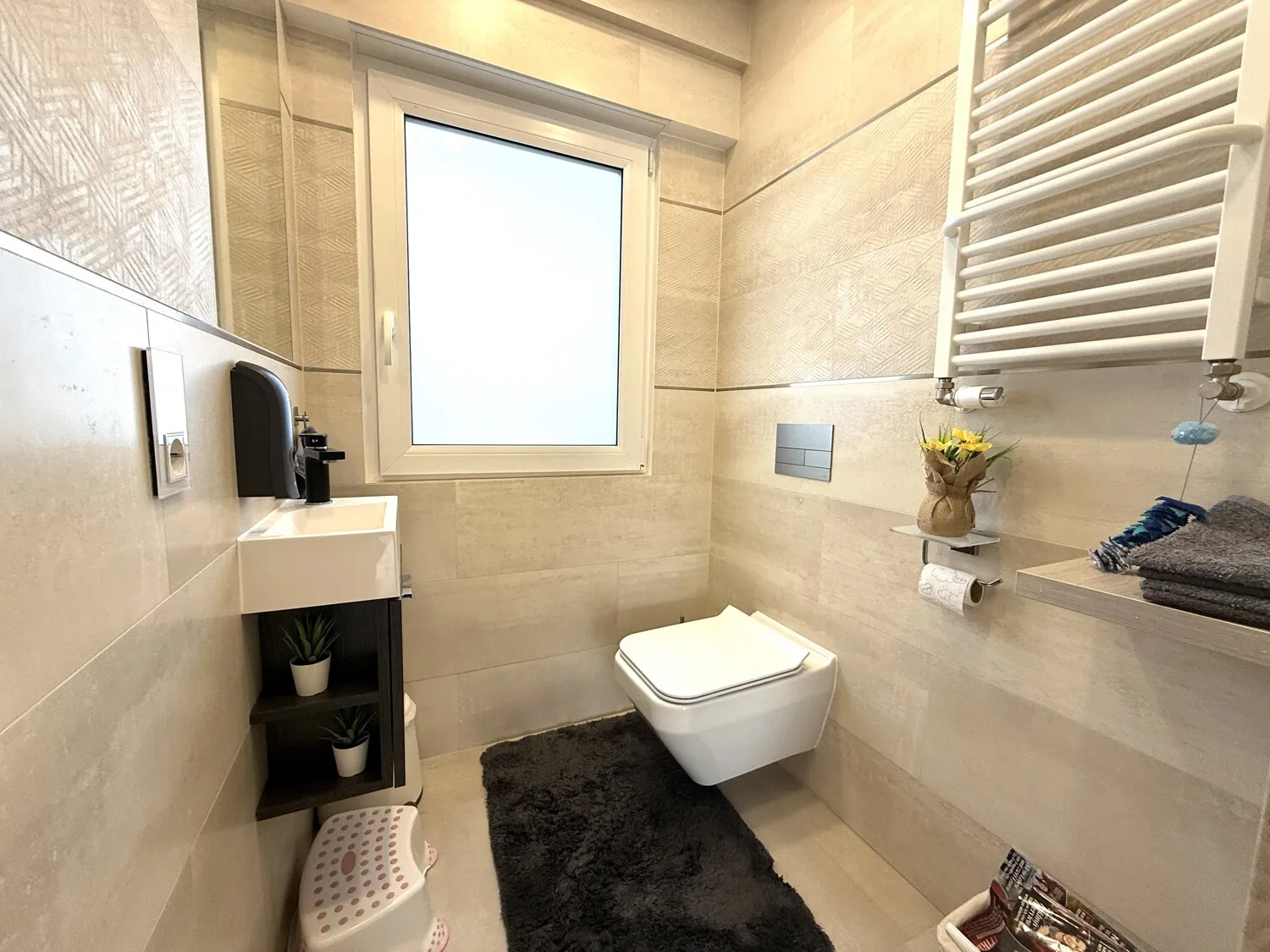 EG G- WC