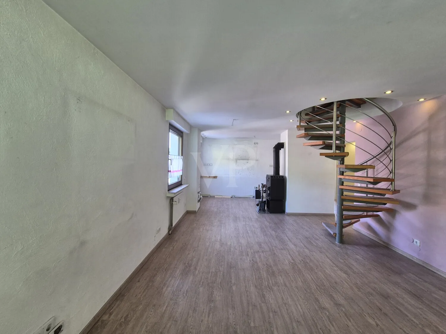 Wohnzimmer, offene Küche