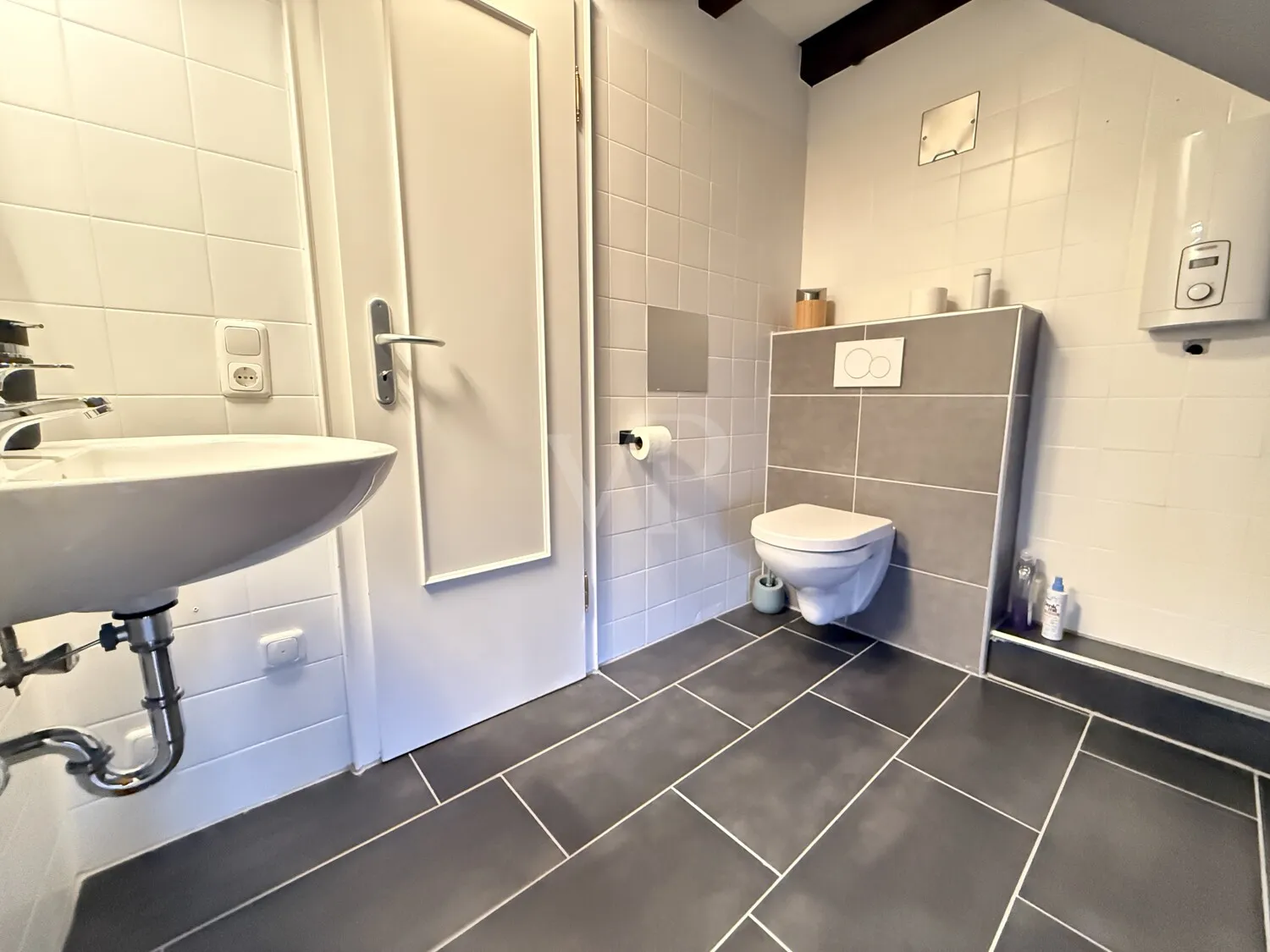 DG WC