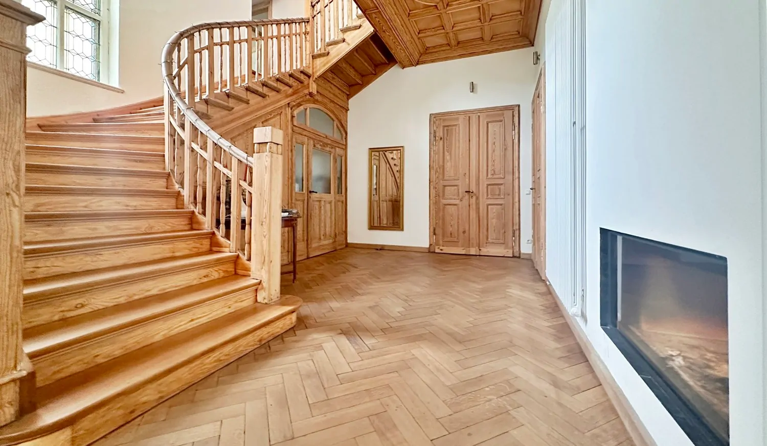 Treppenhaus der gr. Wohneinheit