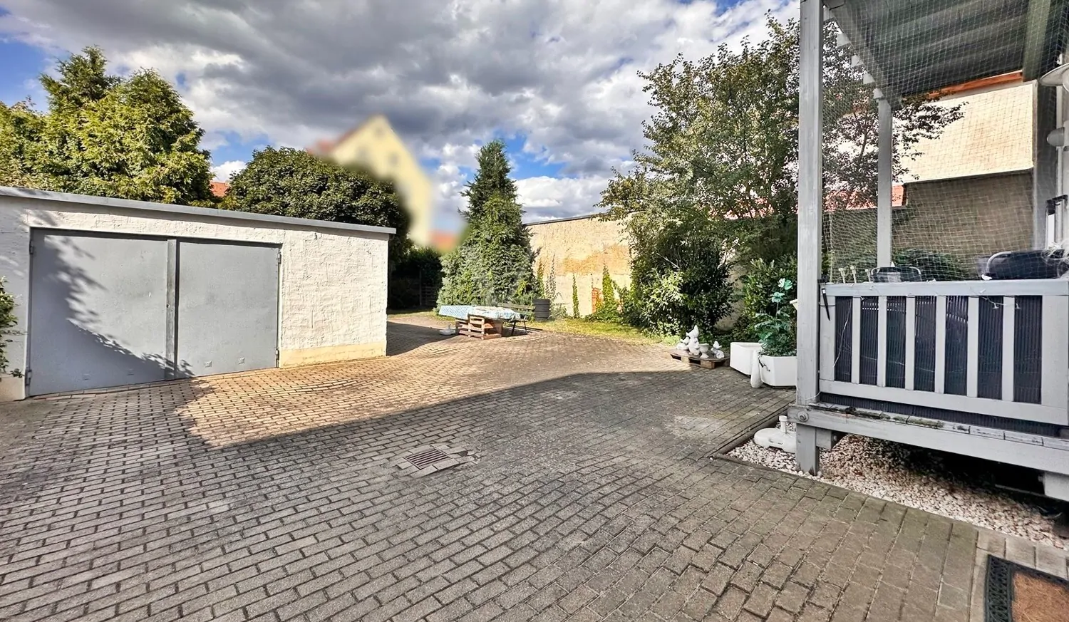 Grundstück hinter dem Haus