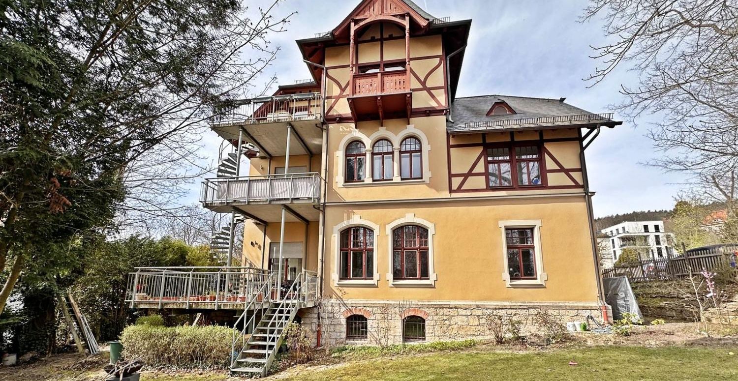 www.von-poll.com/de/immobilienmakler/weimar