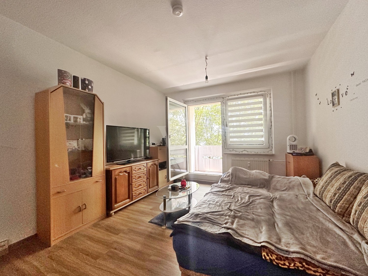 Wohn- und Schlafzimmer