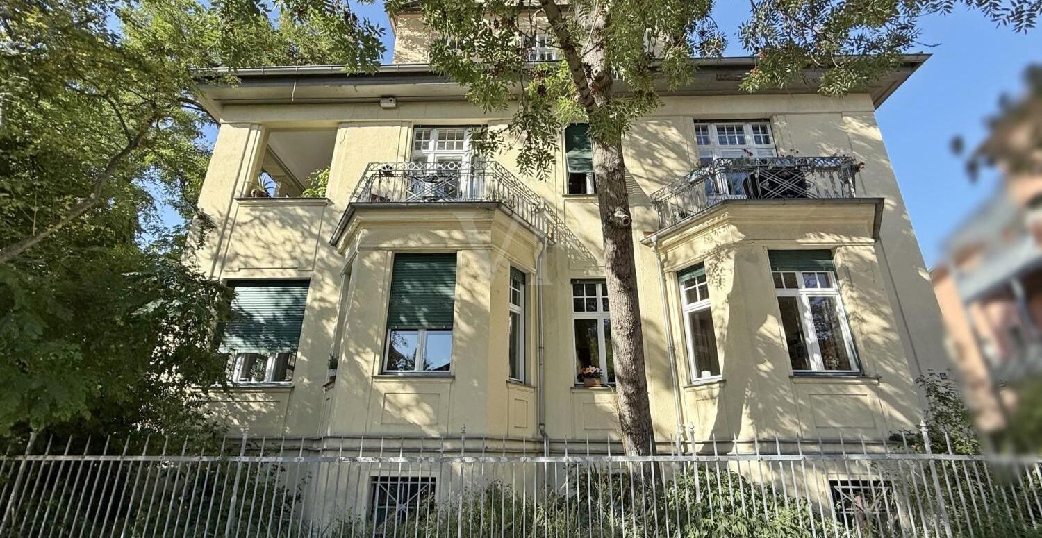 www.von-poll.com/de/immobilienmakler/weimar