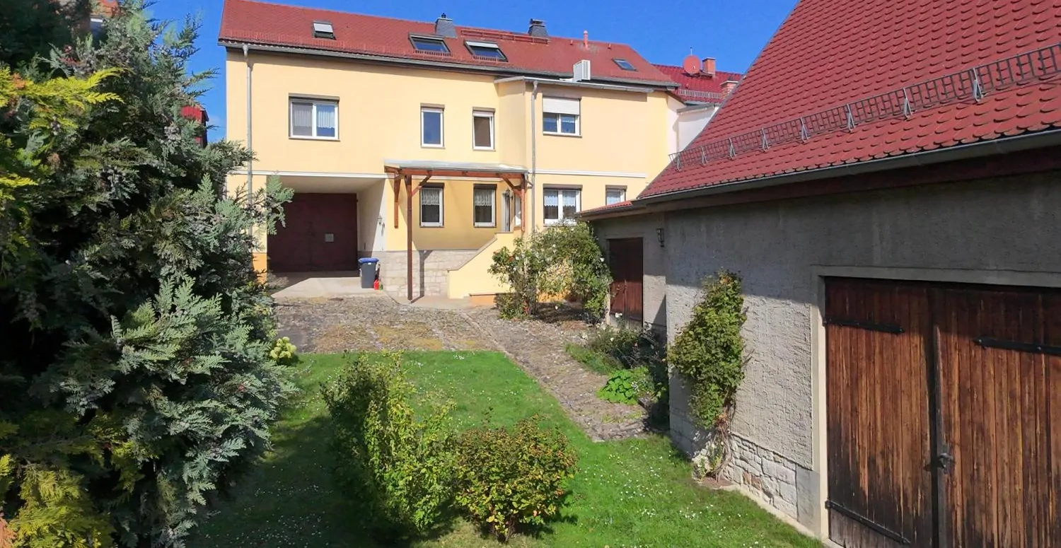 https://www.von-poll.com/de/immobilienmakler/weimar