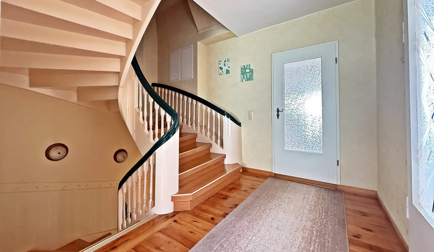 Treppenhaus über 3 Etagen