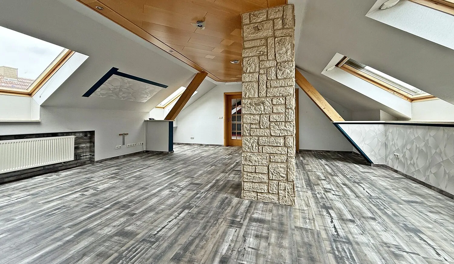 Wohnzimmer Dachgeschoss 2