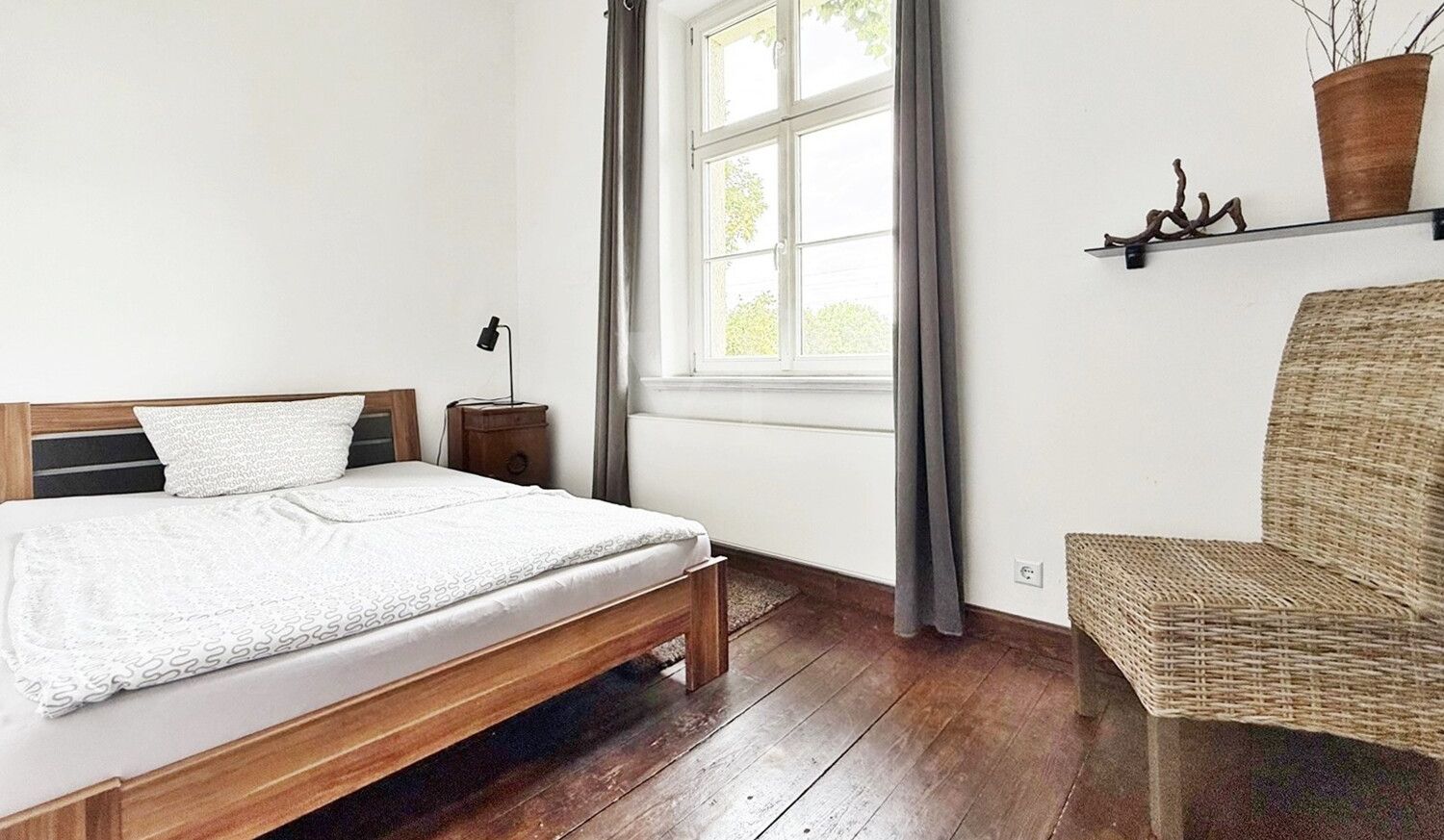 Schlafzimmer 1