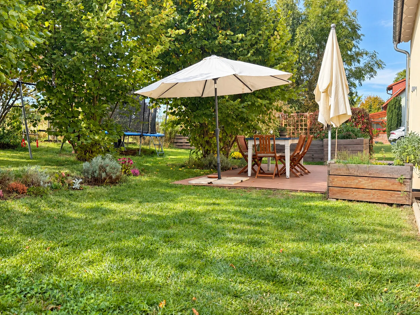 seitliche Terrasse
