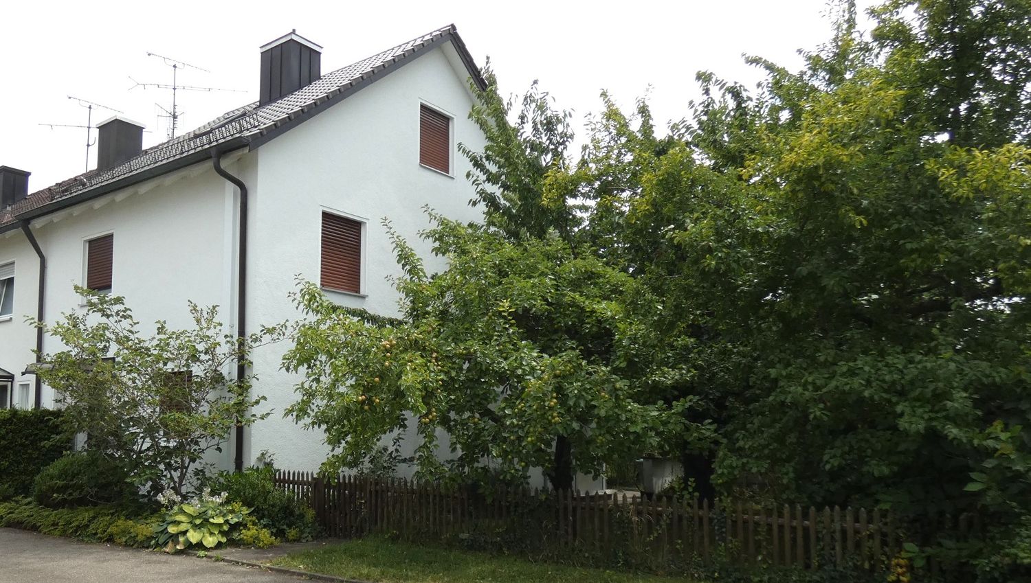 Ideal für nahezu jede Lebenssituation: Reihenendhaus in guter Dillinger Wohnlage
